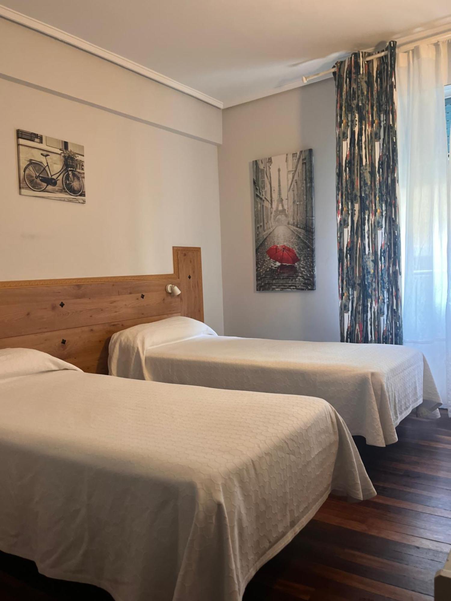 Hotel Bolina Guernica Buitenkant foto